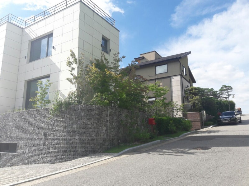 affluent neighborhoods in Seoul